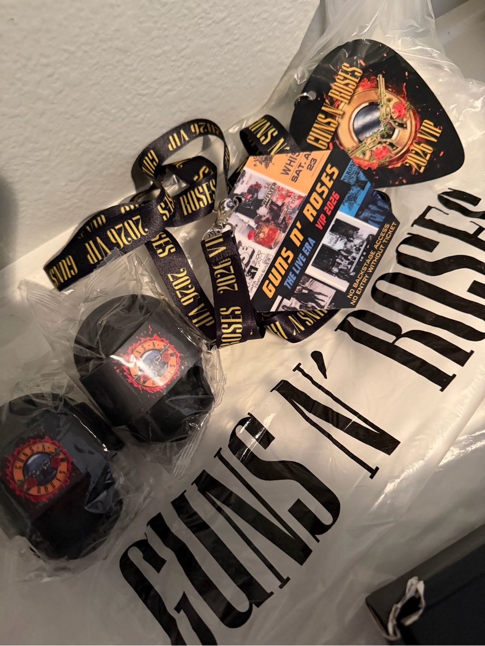 Guns N' Roses VIP merch - Picture 2 of 3